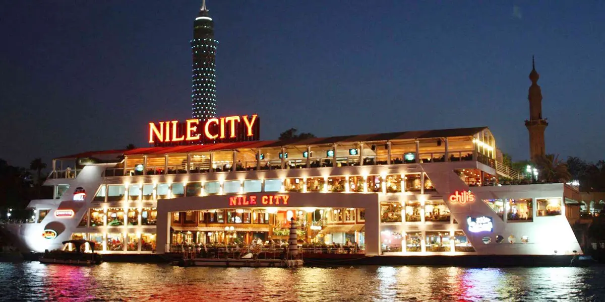 Cairo: Dinner Cruise on the Nile River with Entertainment