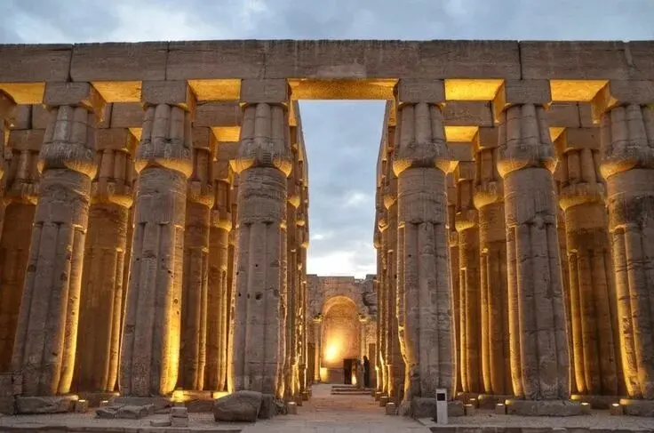 Private Tour to the East Bank of Luxor Including Lunch